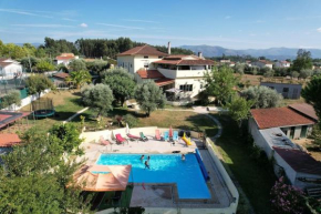 Accommodation with bar and swimming pool (max.16P)